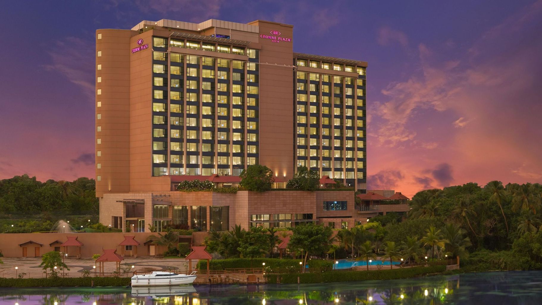 Crowne Plaza Kochi